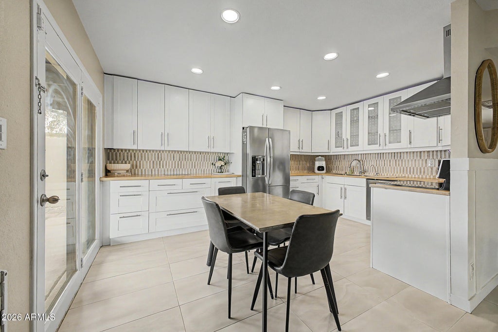 Photo of 324 W Santa Cruz Drive, Tempe, AZ 85282 (MLS # 7060510)