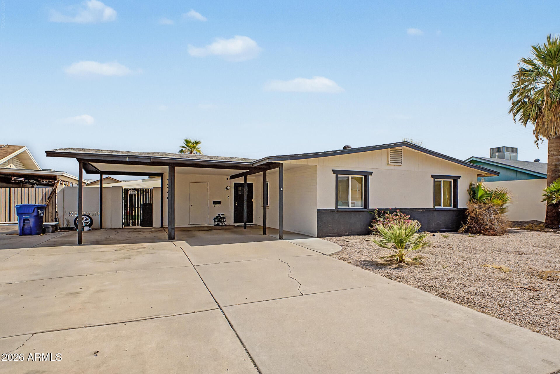 324 W SANTA CRUZ Drive