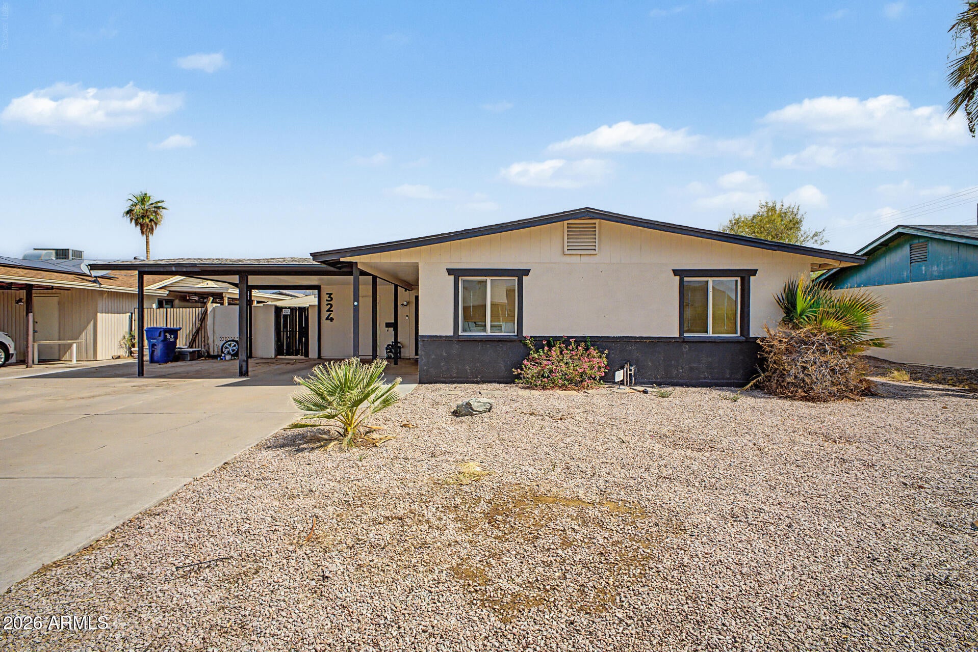 324 W SANTA CRUZ Drive