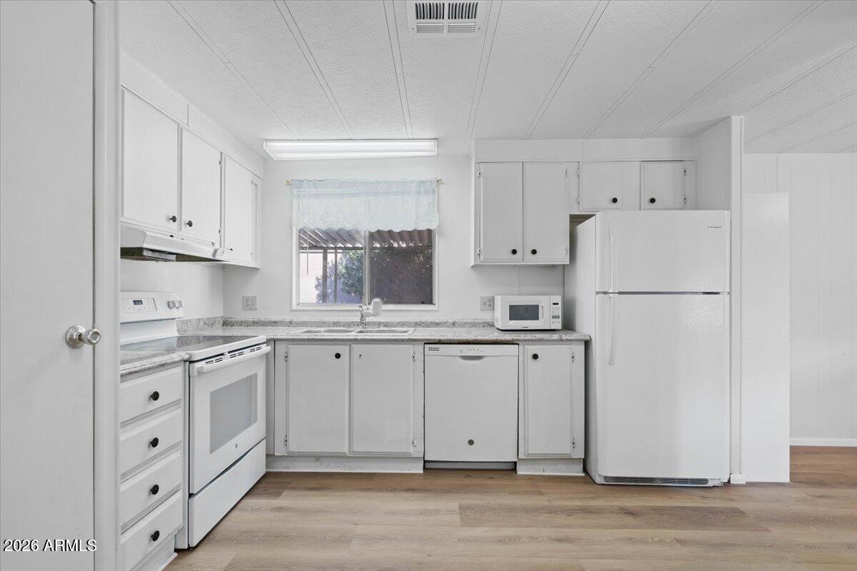 2121 N Center Street 59