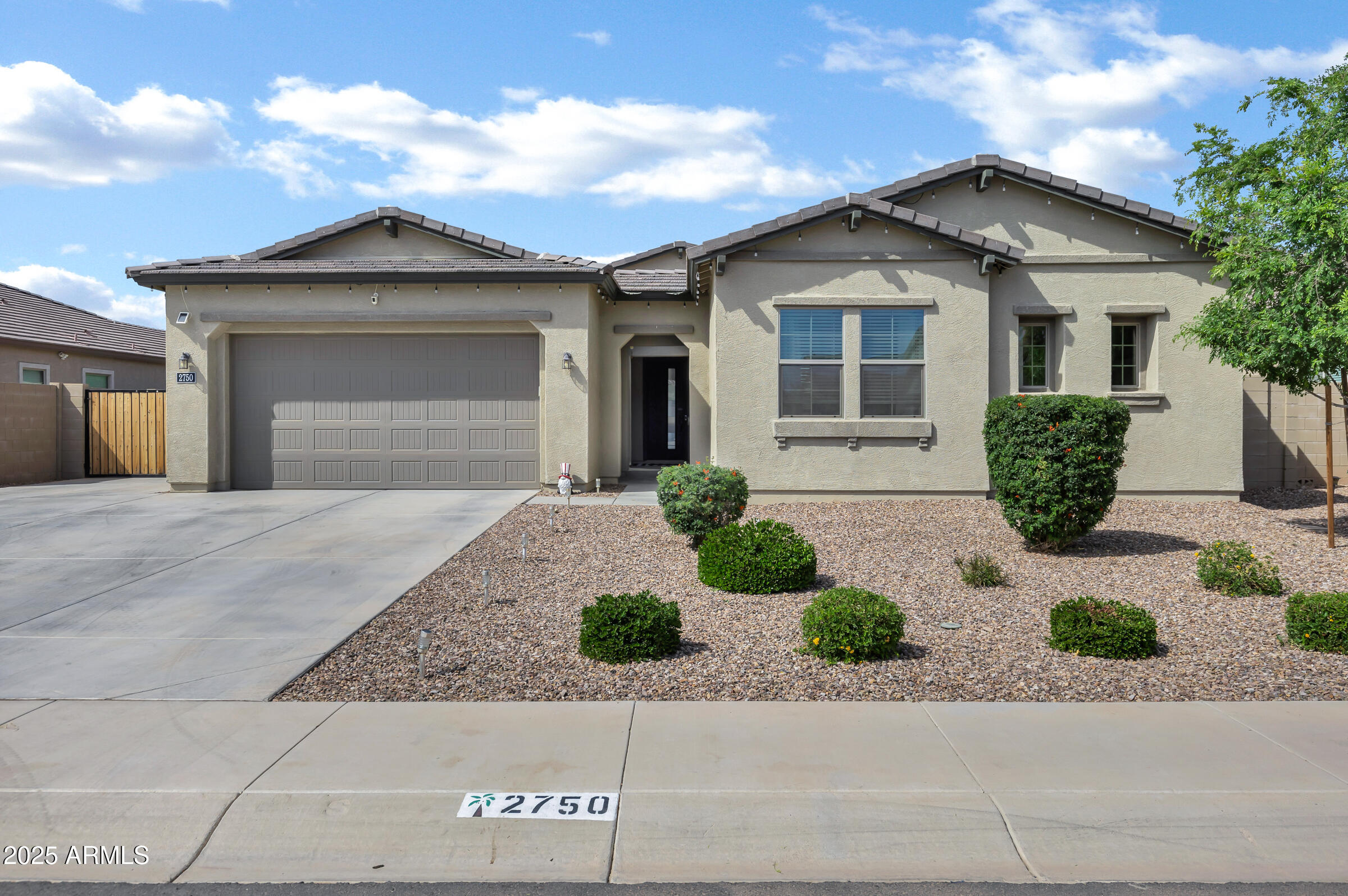 2750 E MOURNING DOVE Lane