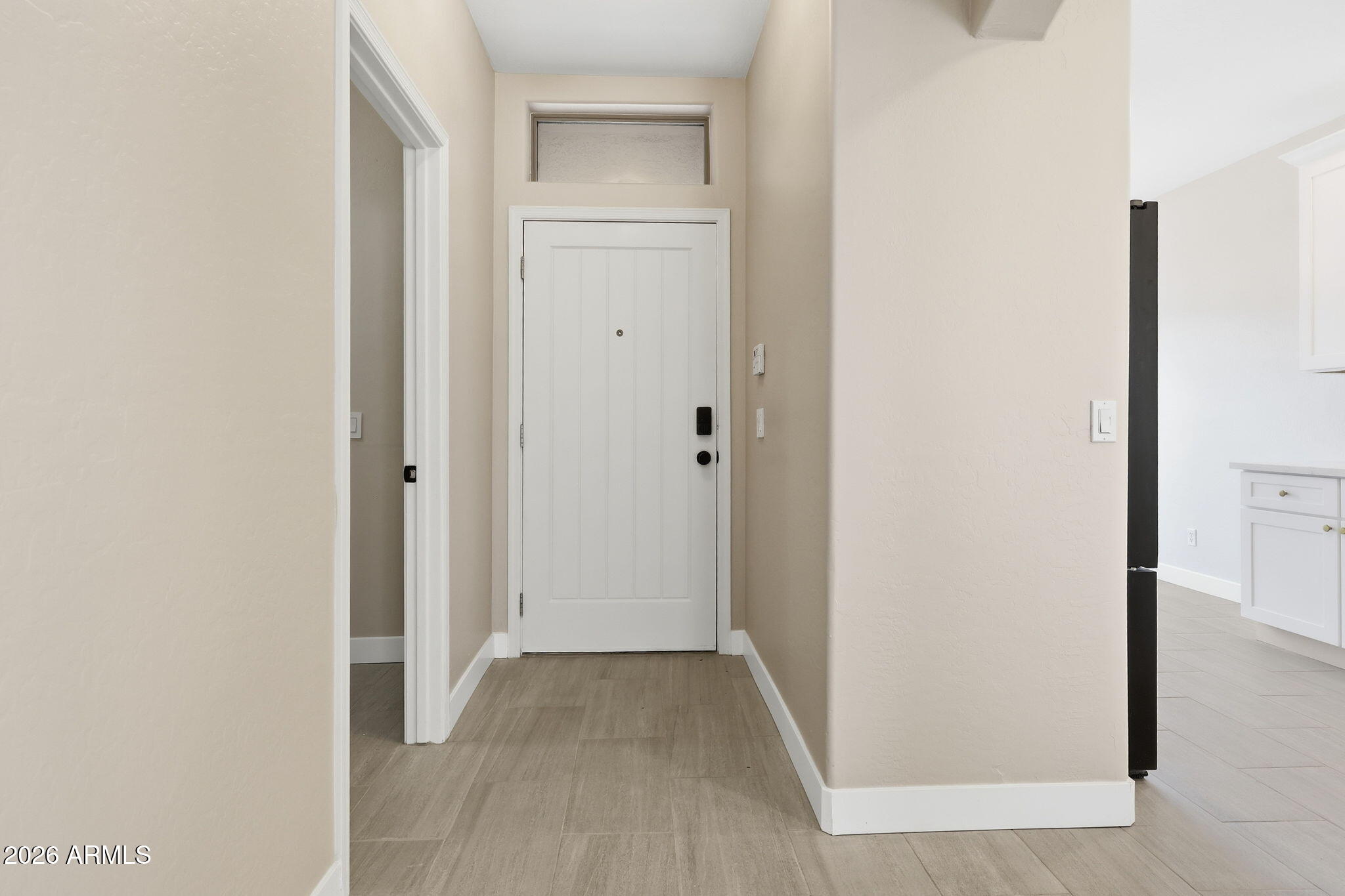 1049 E SUSAN Lane