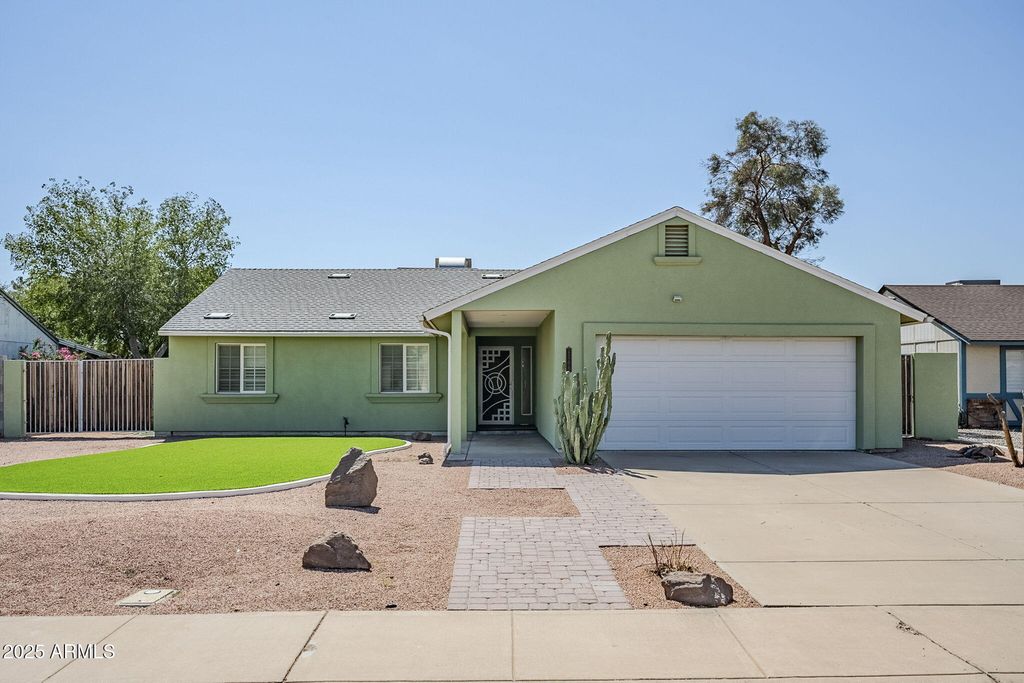 Photo of 4709 W Orchid Lane, Chandler, AZ 85226 (MLS # 6924309)