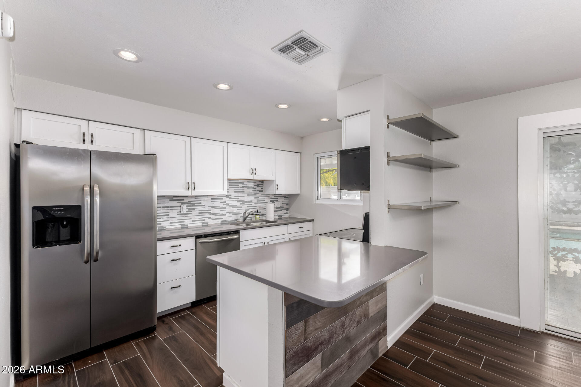 1409 N OLEANDER Street