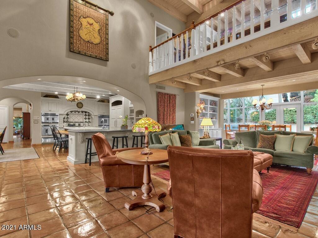 CAMELBACK CANYON - Residential
