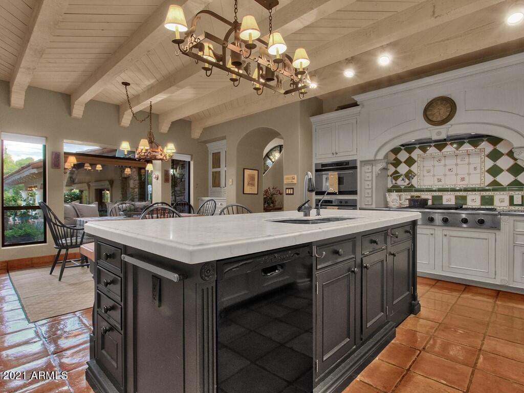 CAMELBACK CANYON - Residential