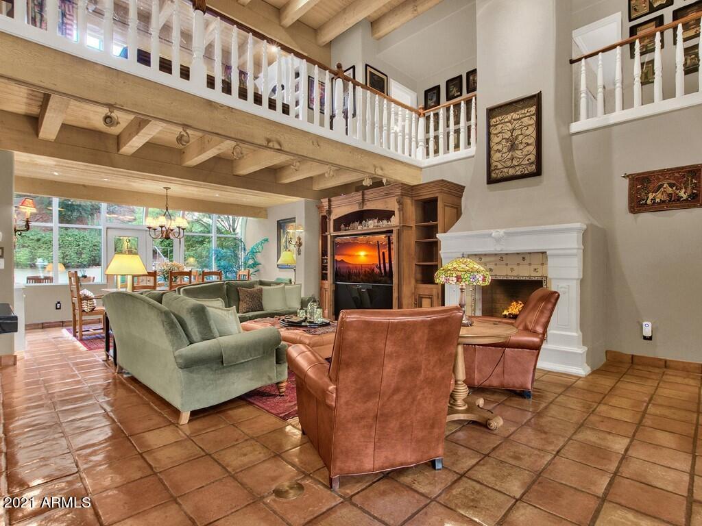CAMELBACK CANYON - Residential