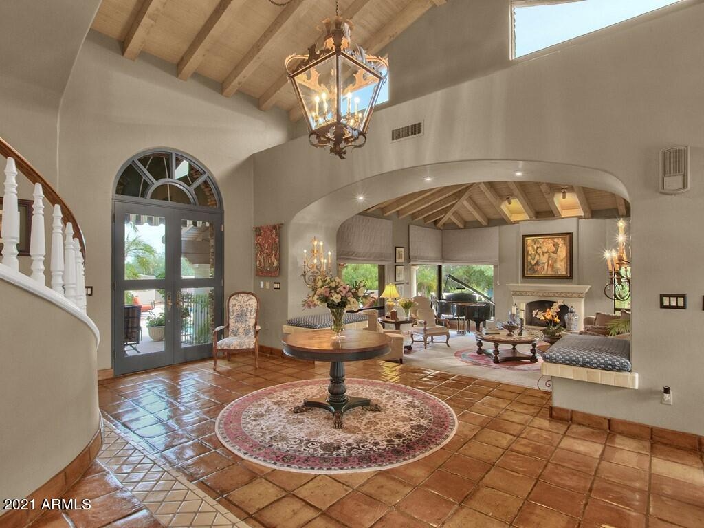 CAMELBACK CANYON - Residential
