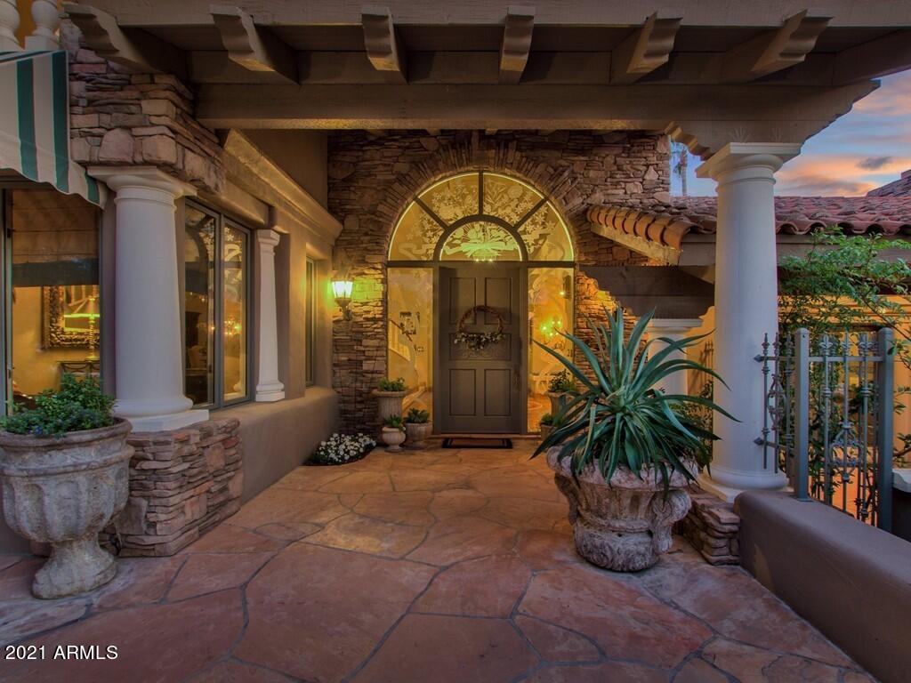 CAMELBACK CANYON - Residential