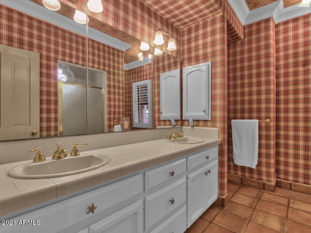 CAMELBACK CANYON - Residential