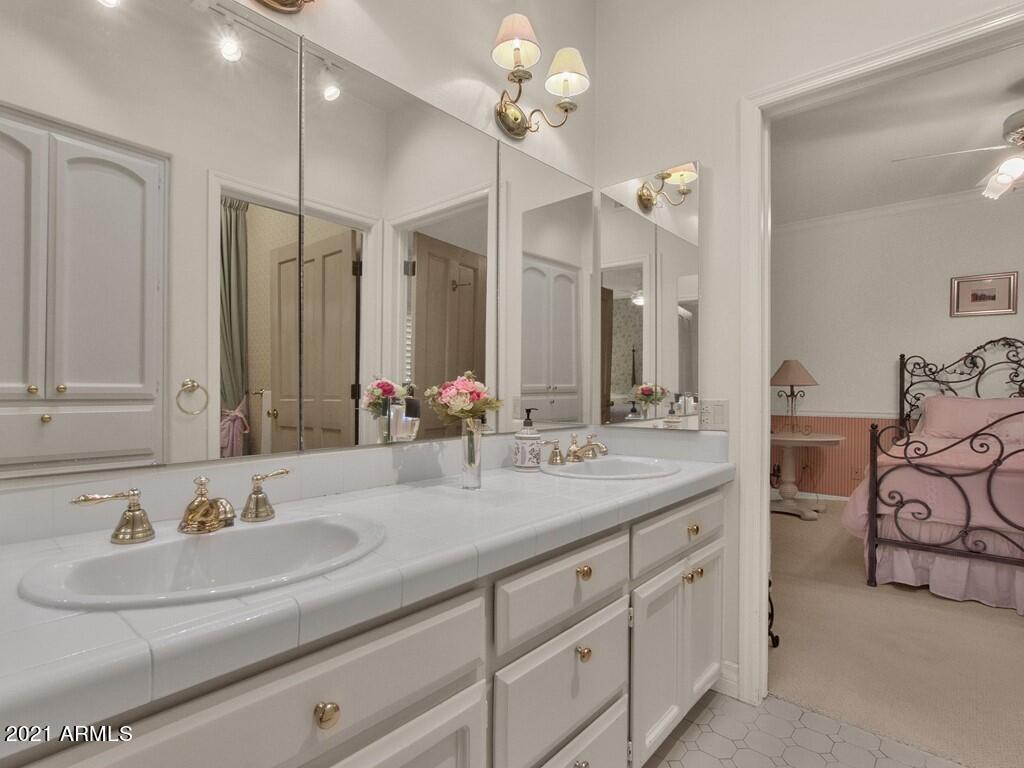 CAMELBACK CANYON - Residential