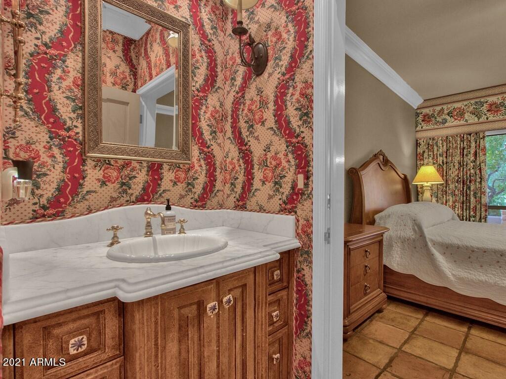 CAMELBACK CANYON - Residential