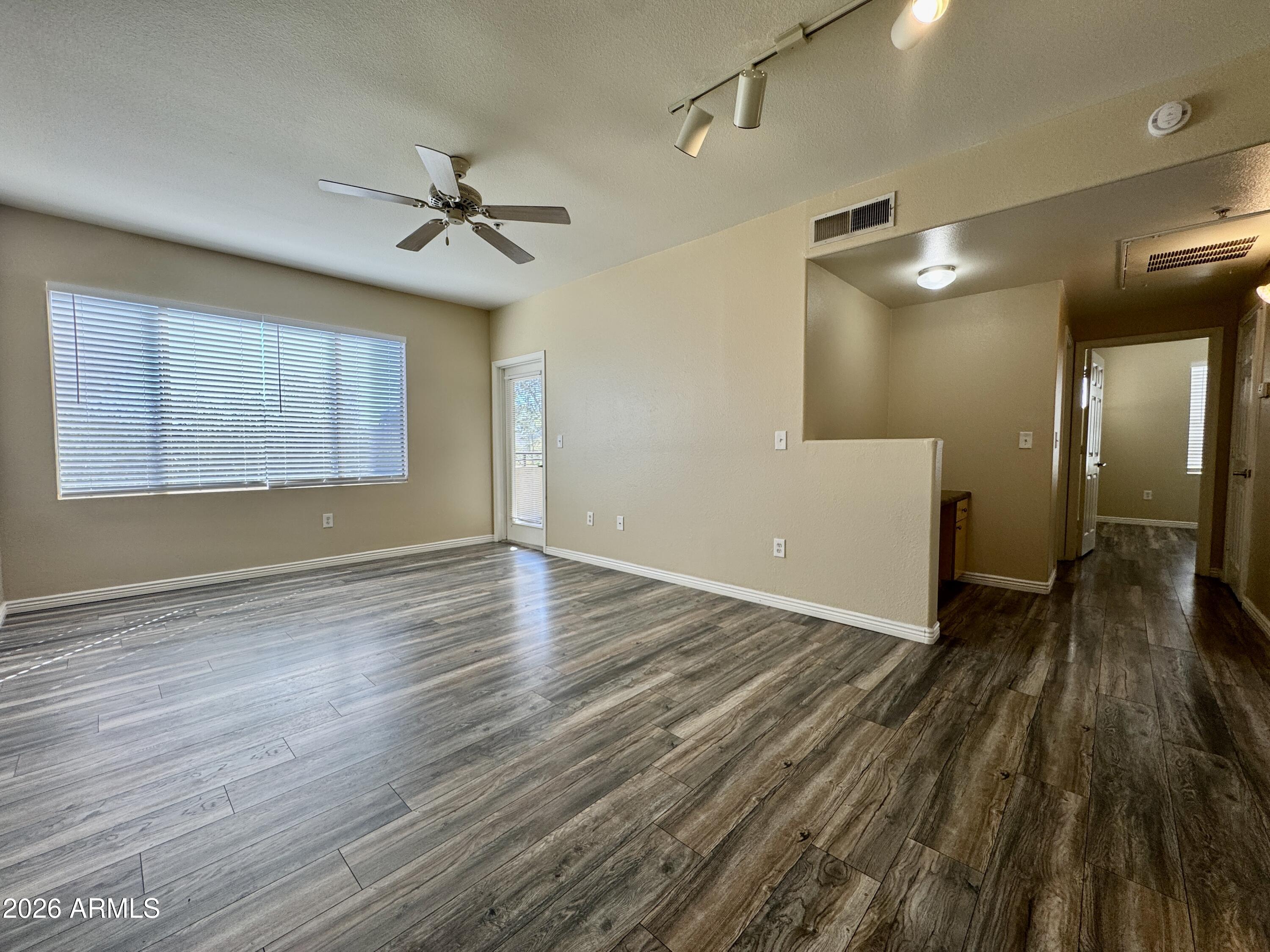 18416 N CAVE CREEK Road 2033