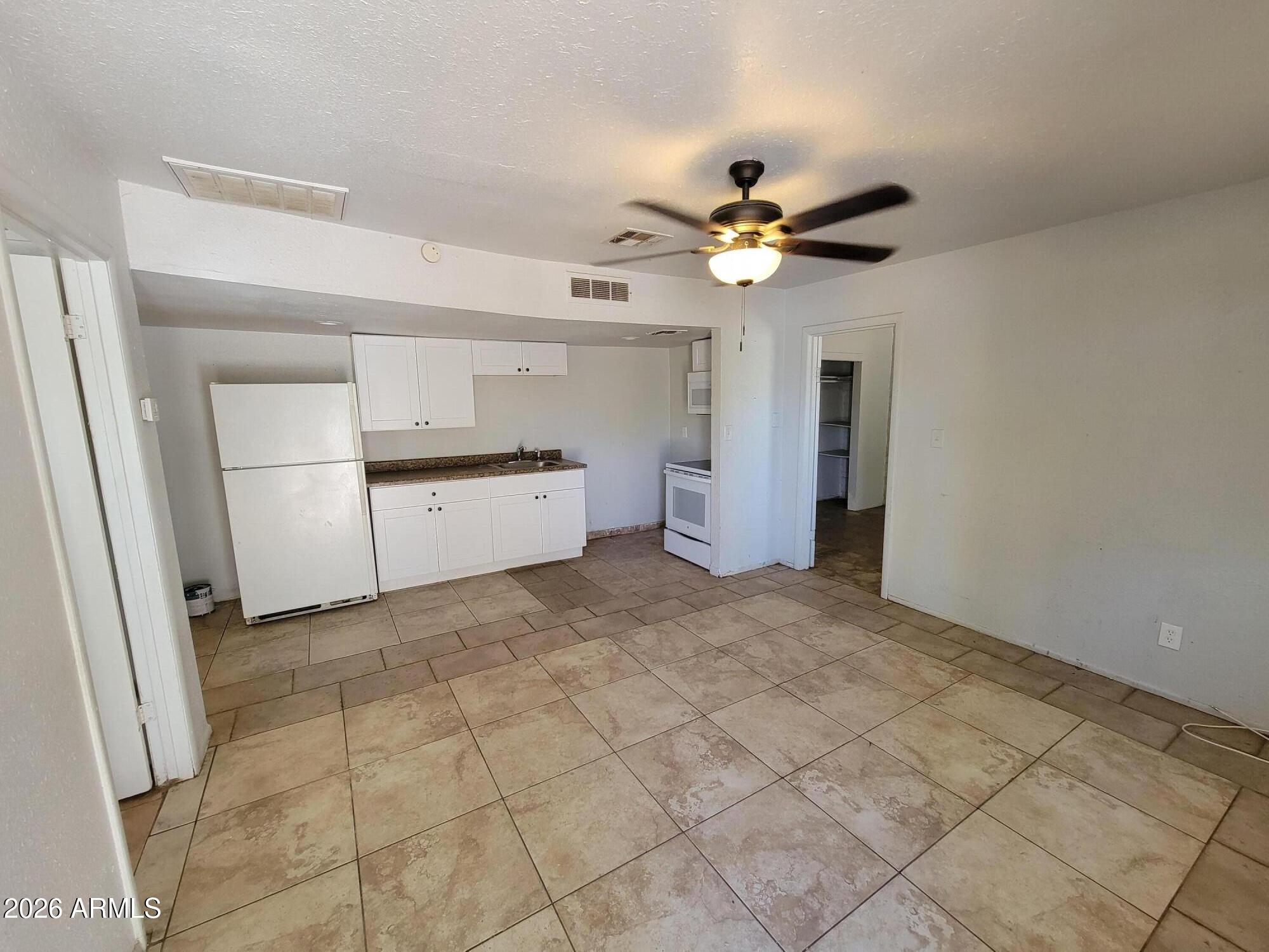 EL RETIRO BLK 1 2 - Residential Income