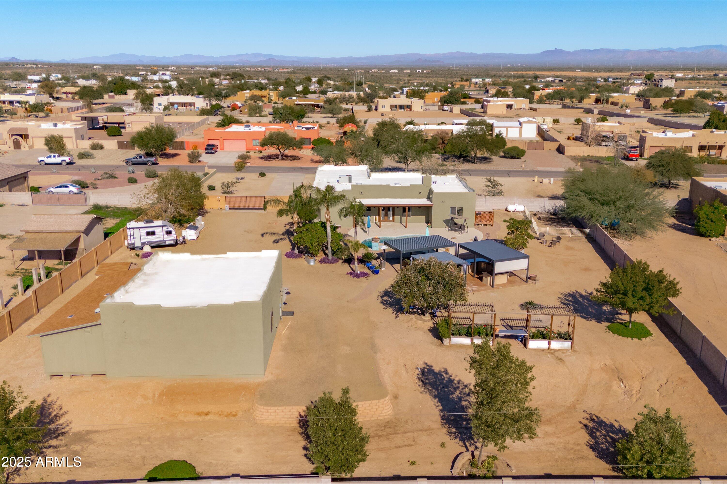 24909 W RED ROBIN Drive