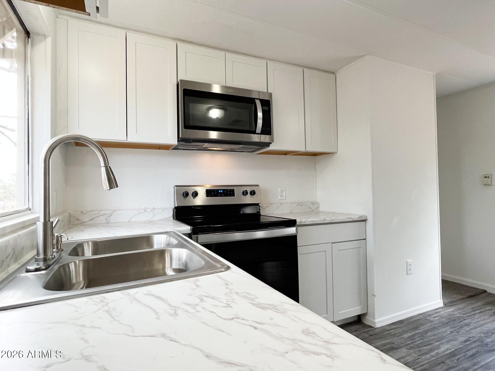 GOLDEN MEADOWS - Residential