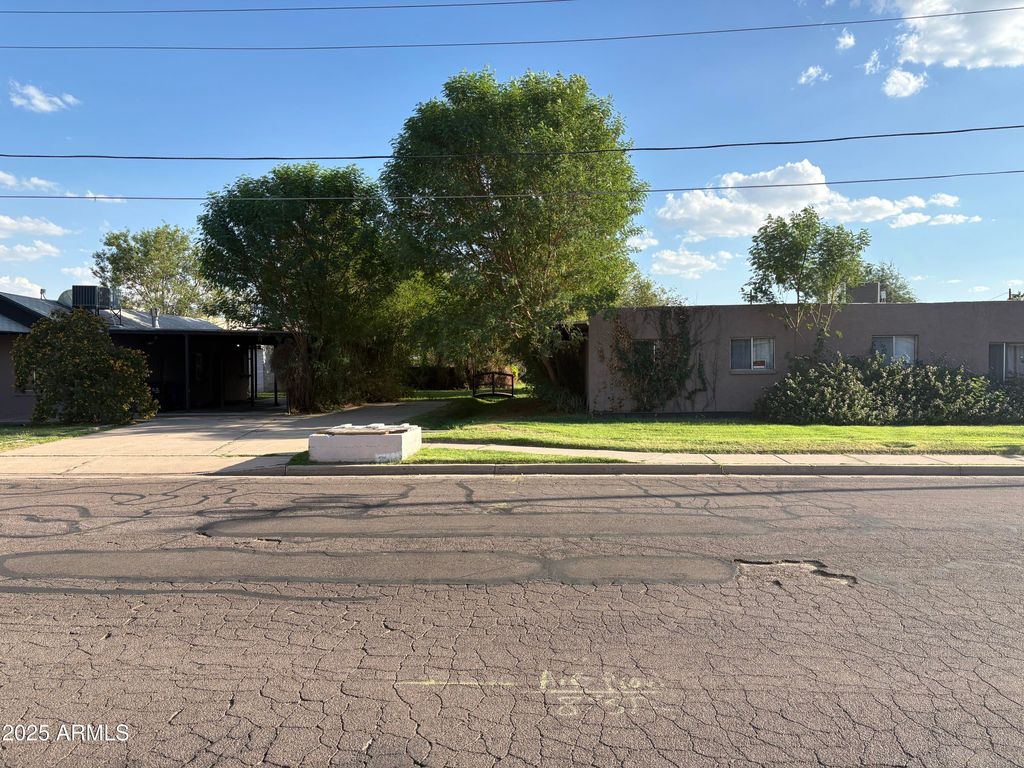 Photo of 1871 E Hayden Lane #D, Tempe, AZ 85281 (MLS # 6925086)
