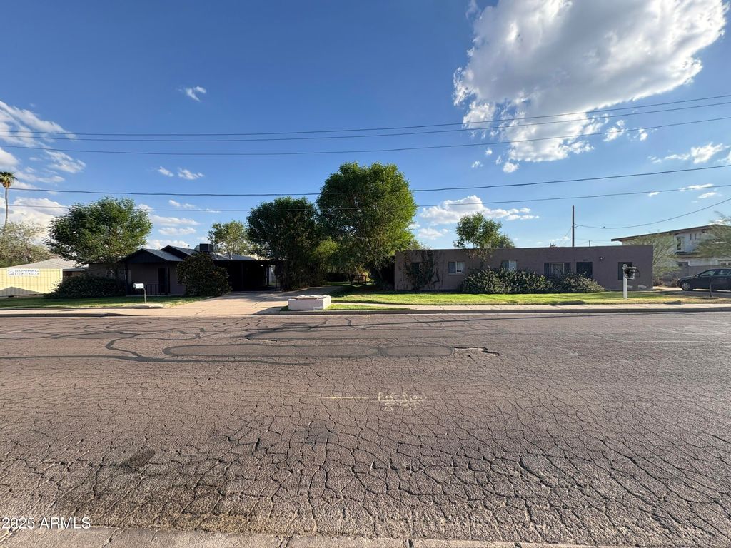 Photo of 1871 E Hayden Lane #D, Tempe, AZ 85281 (MLS # 6925086)