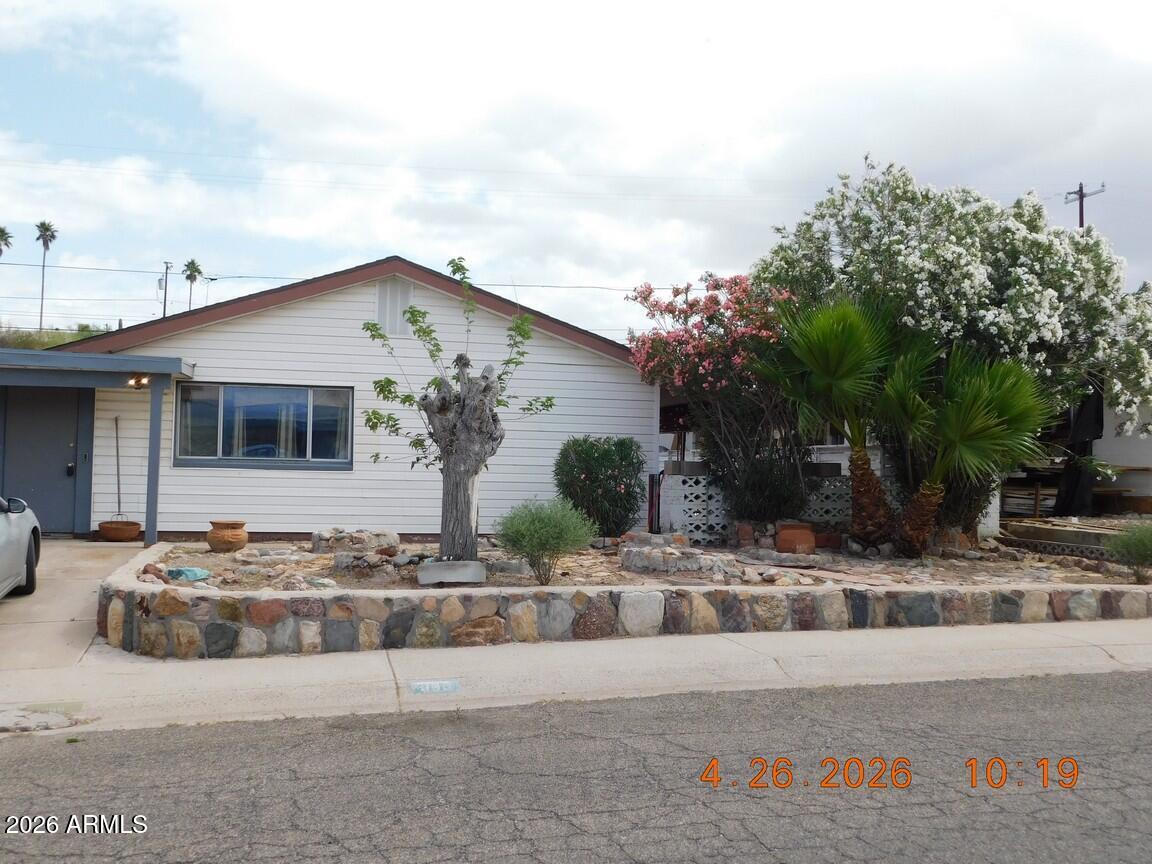 306 W DANBURY Road W