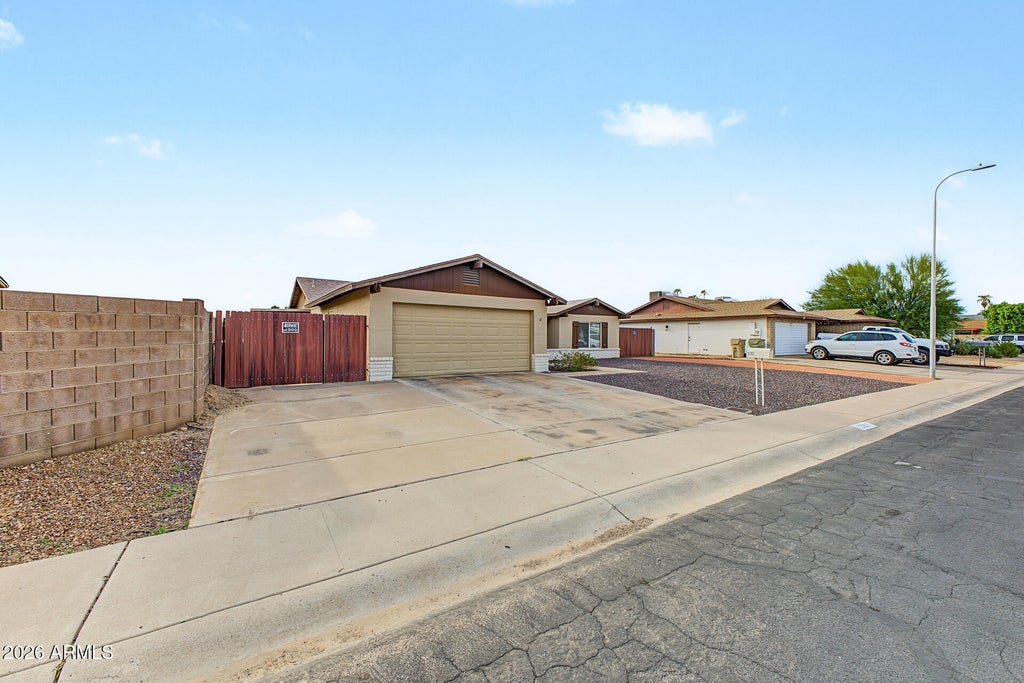 Photo of 11210 N 52nd Avenue, Glendale, AZ 85304 (MLS # 7069740)