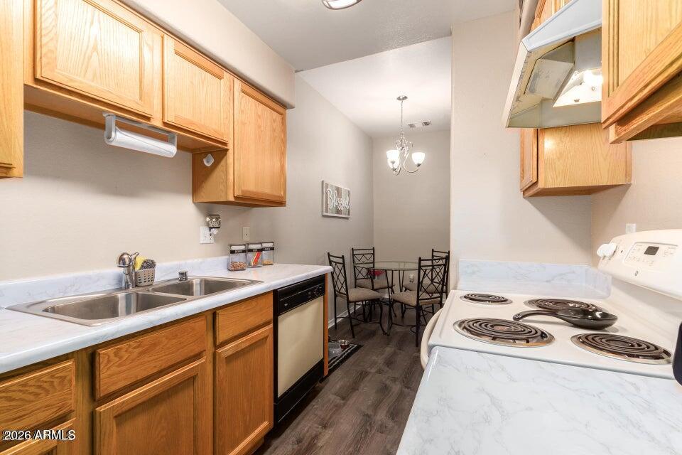 AMD CASA GRANDE TOWNHOMES UNIT THREE - Residential