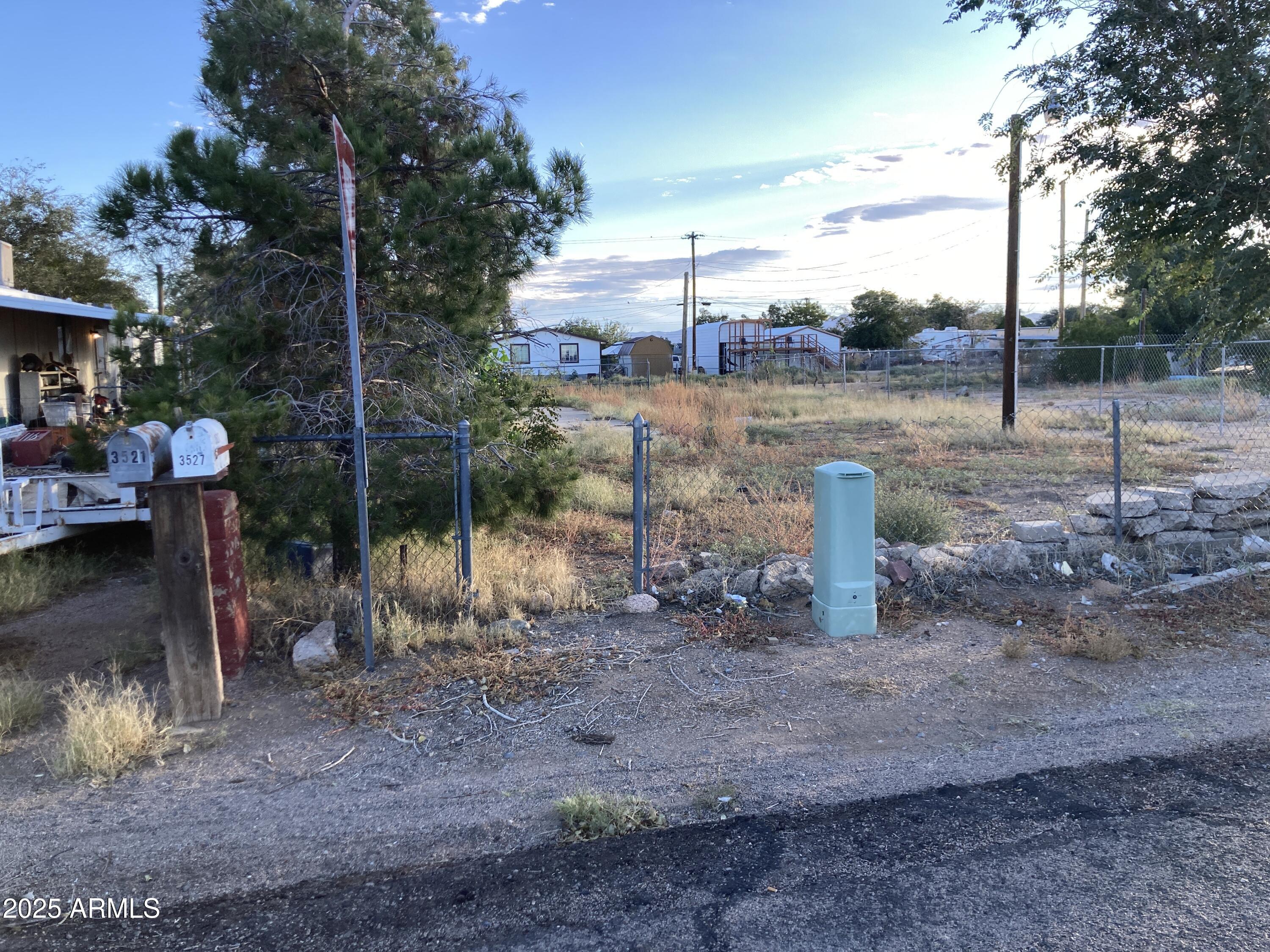 3525 E BLUEBIRD Lane 23