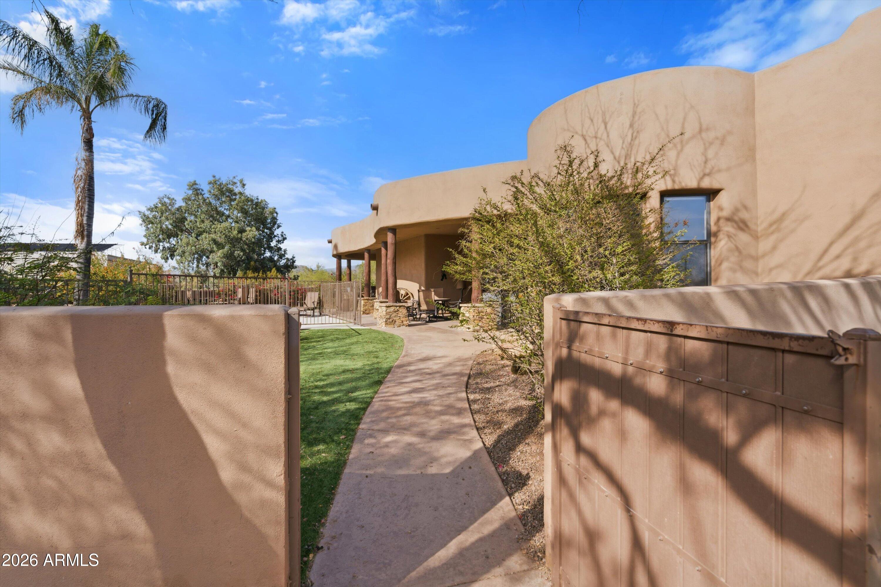 PRIVATE 2.50 ACRE HORSE PROPERTY
NE4 SW4 SW4 SW4 2.50 AC - Residential