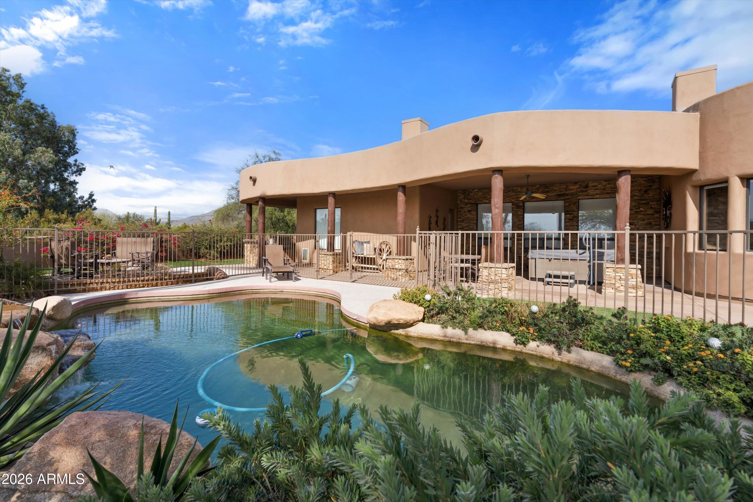 PRIVATE 2.50 ACRE HORSE PROPERTY
NE4 SW4 SW4 SW4 2.50 AC - Residential