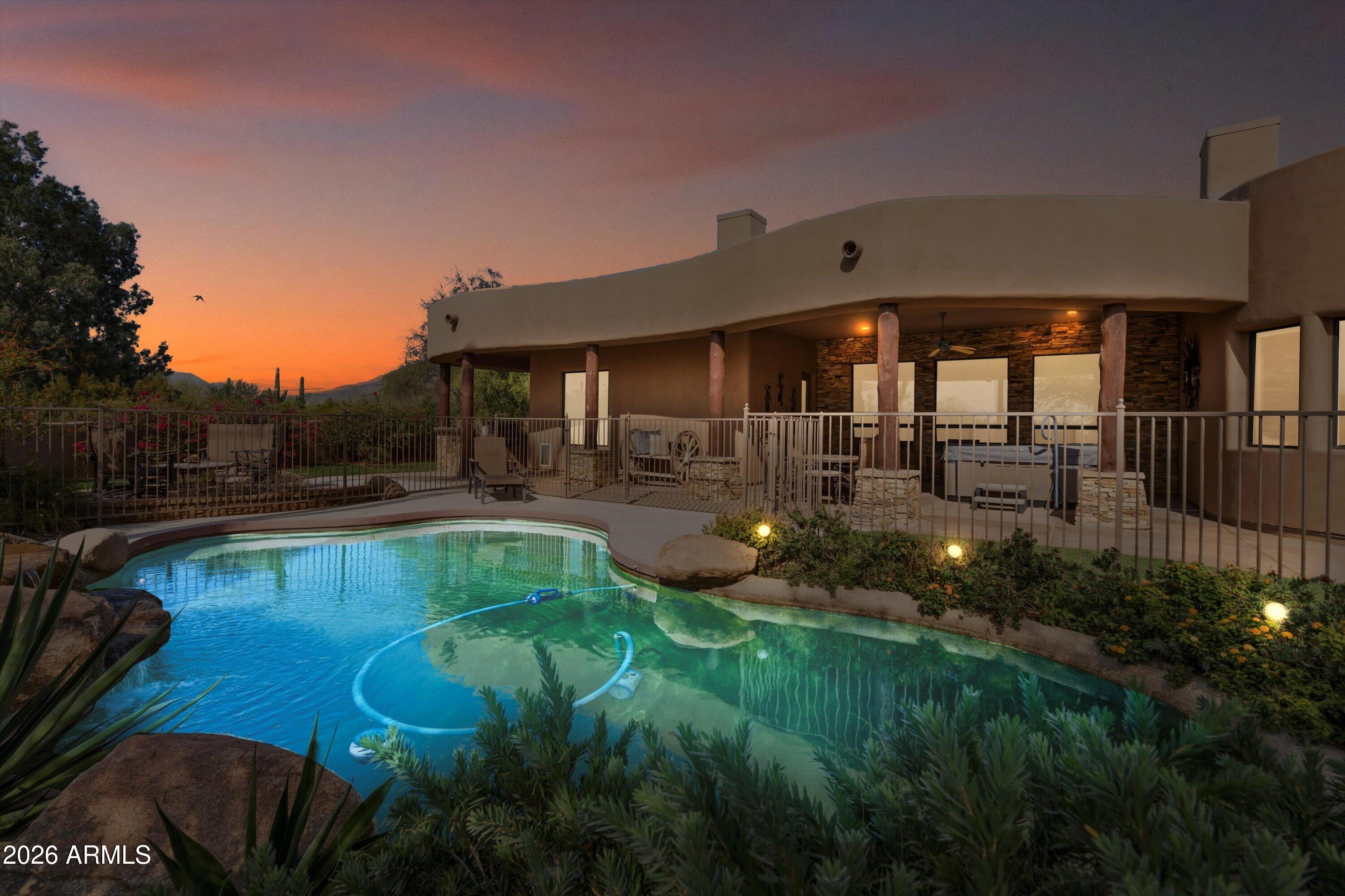 PRIVATE 2.50 ACRE HORSE PROPERTY
NE4 SW4 SW4 SW4 2.50 AC - Residential