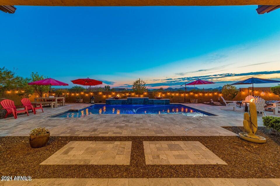 1547 W QUAIL TRACK Drive