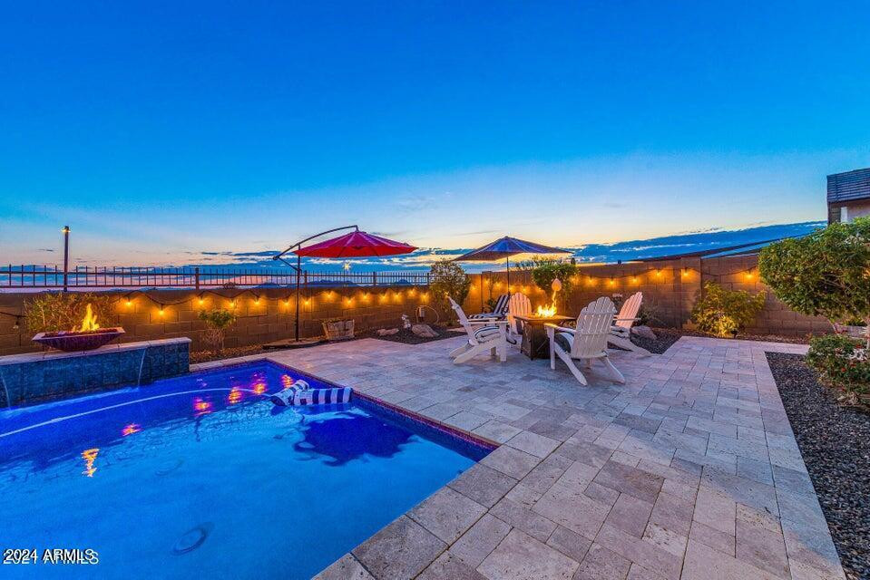 1547 W QUAIL TRACK Drive