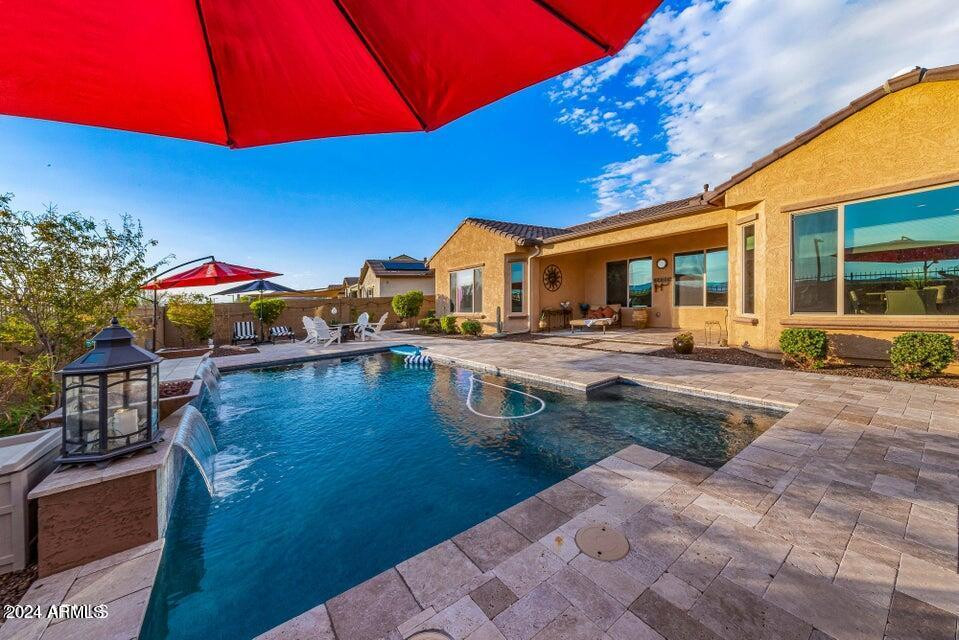 1547 W QUAIL TRACK Drive