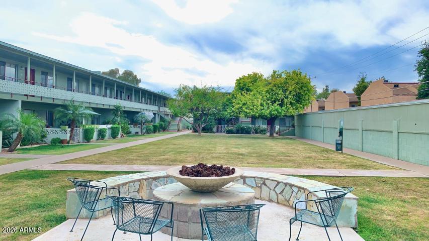 1702 W TUCKEY Lane 209