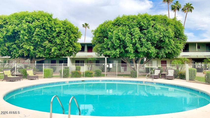 1702 W TUCKEY Lane 209