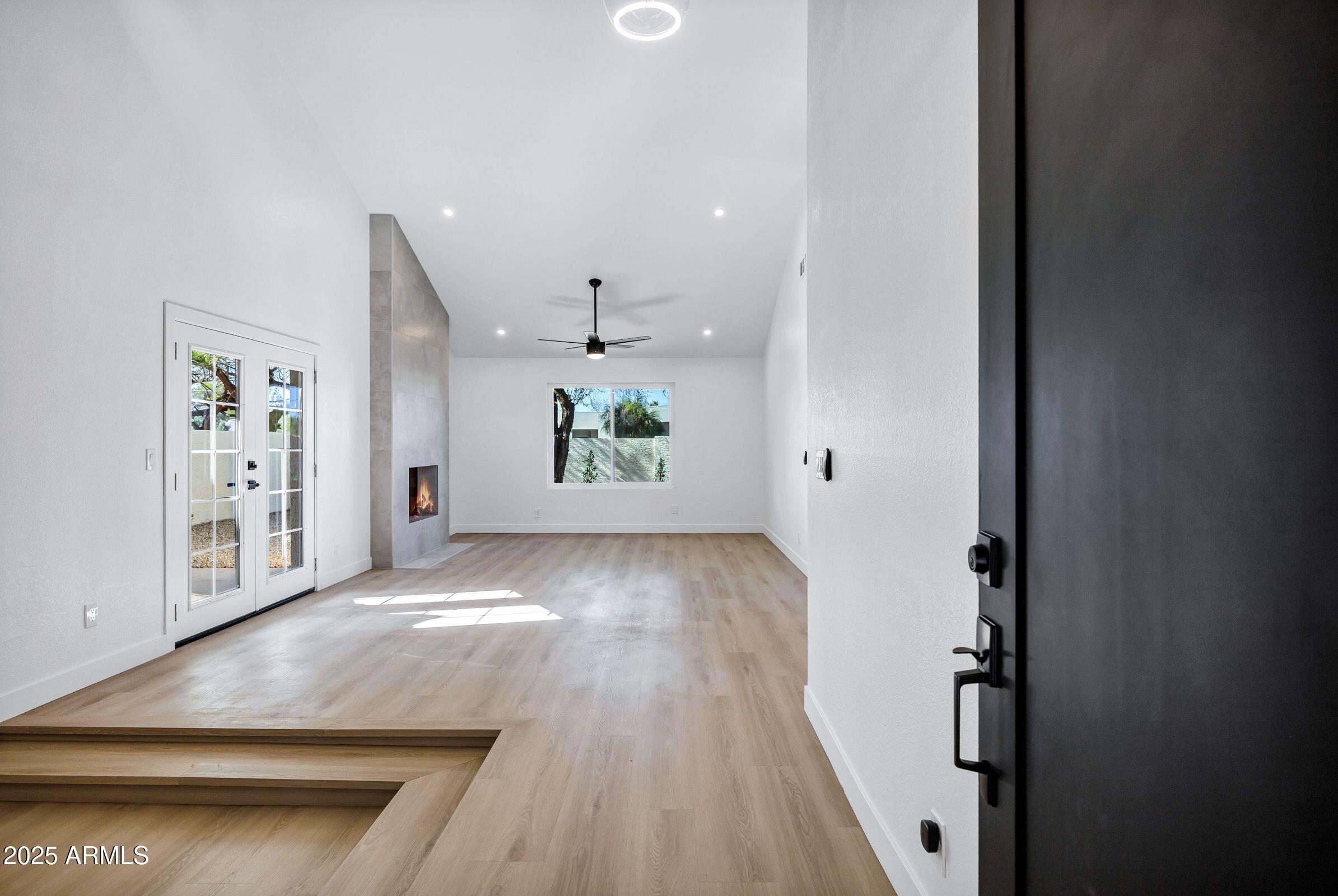 250 E BARBARITA Avenue