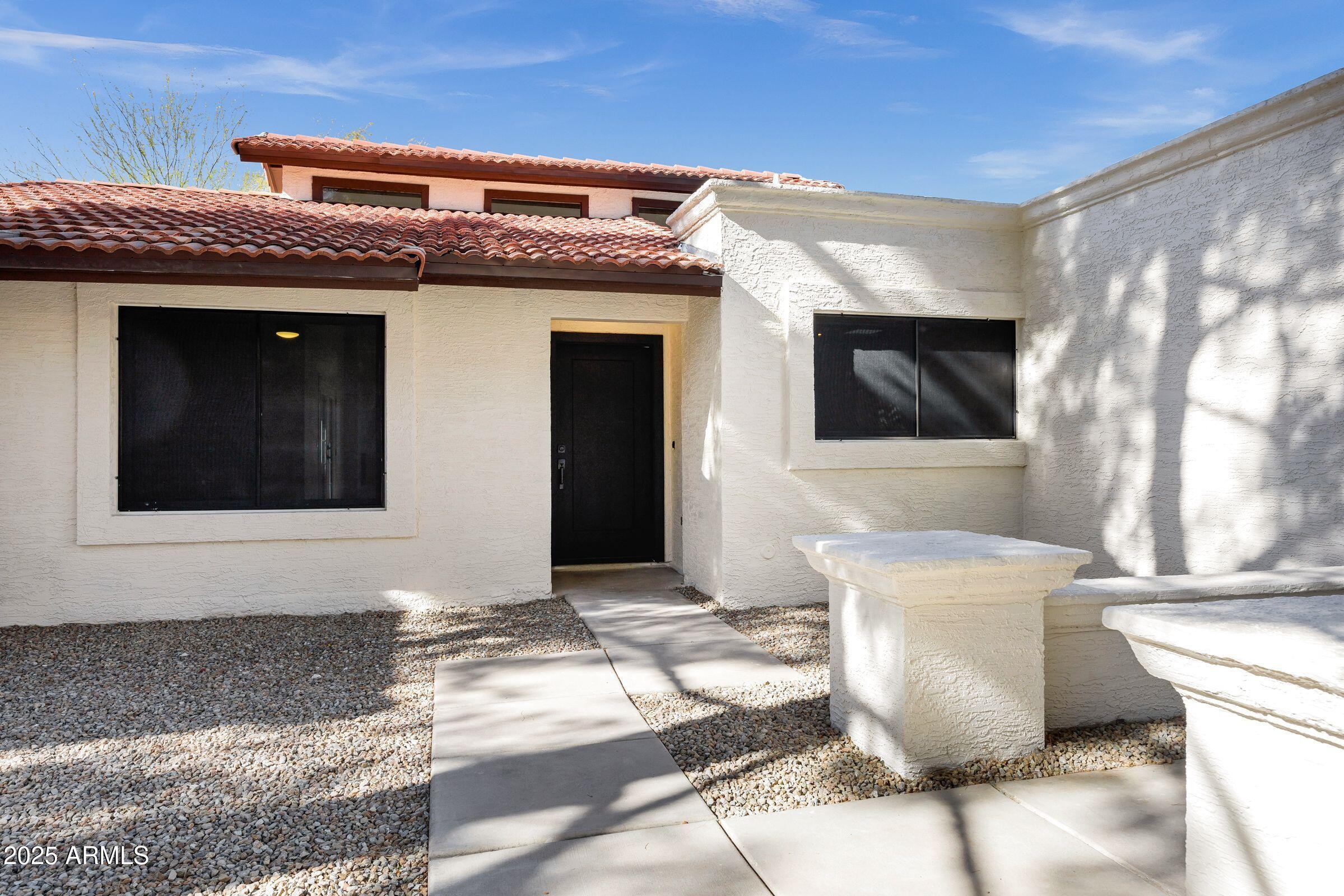 250 E BARBARITA Avenue