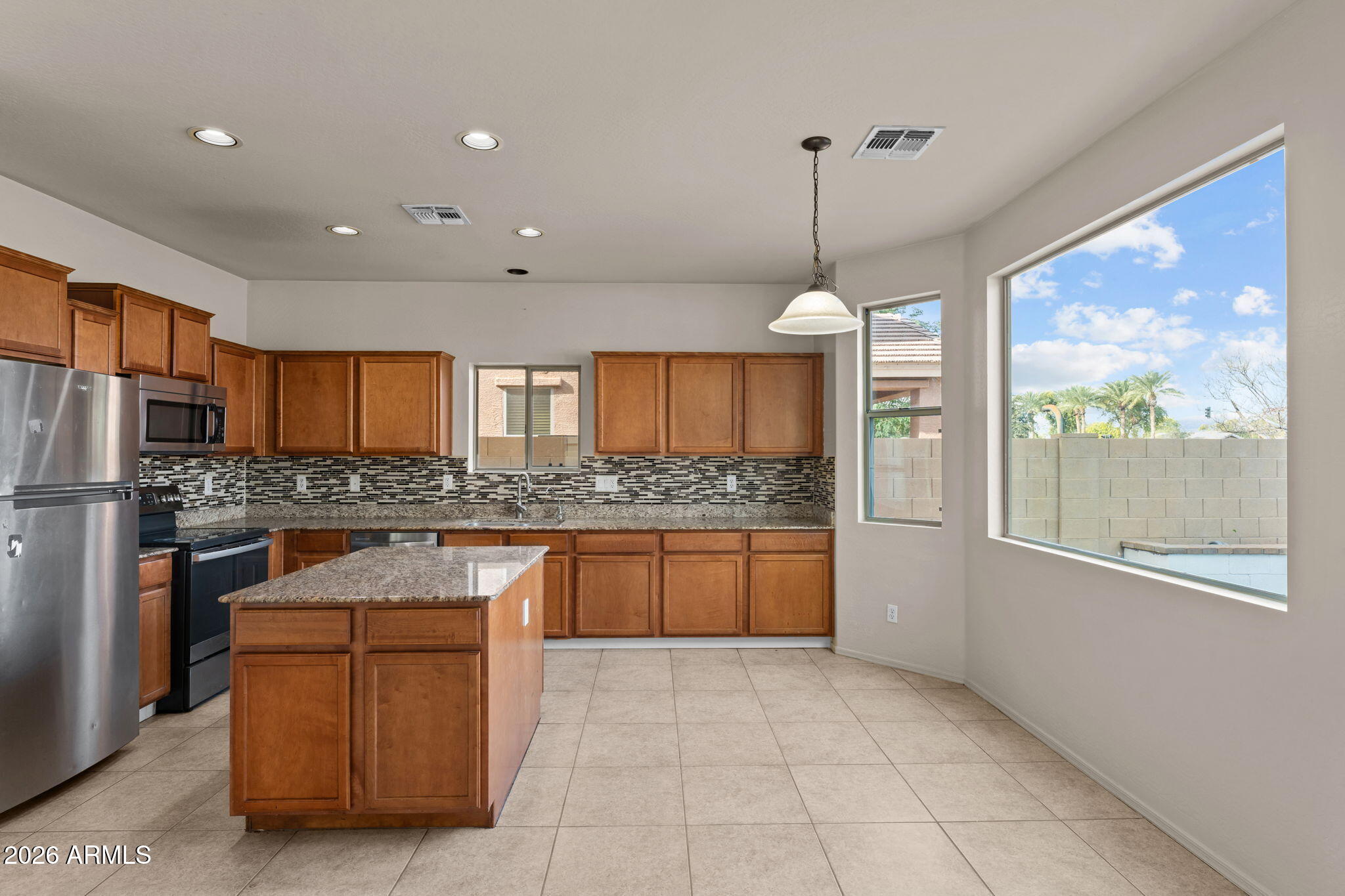 440 W WISTERIA Place