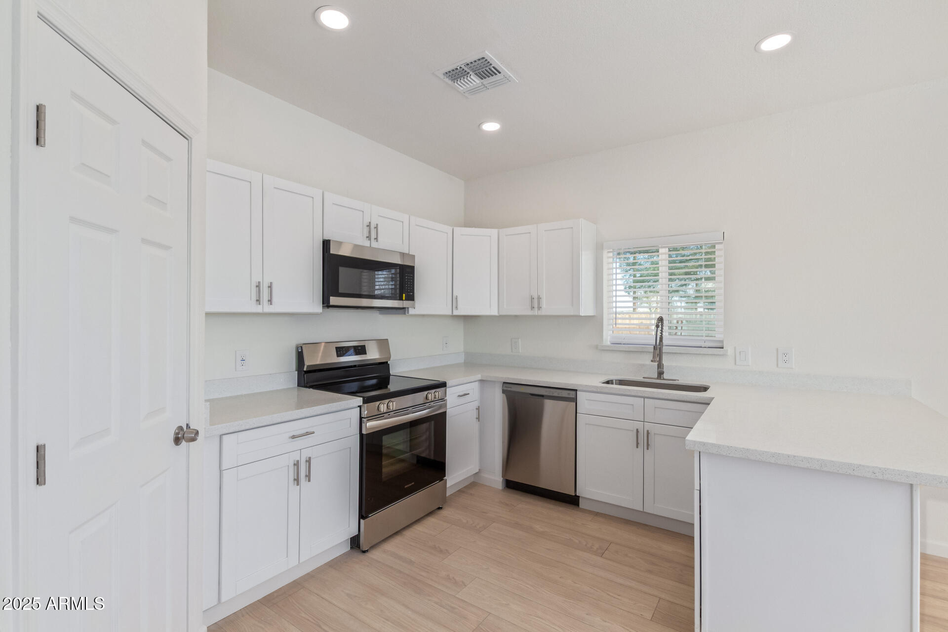 463 W TAYLOR Avenue