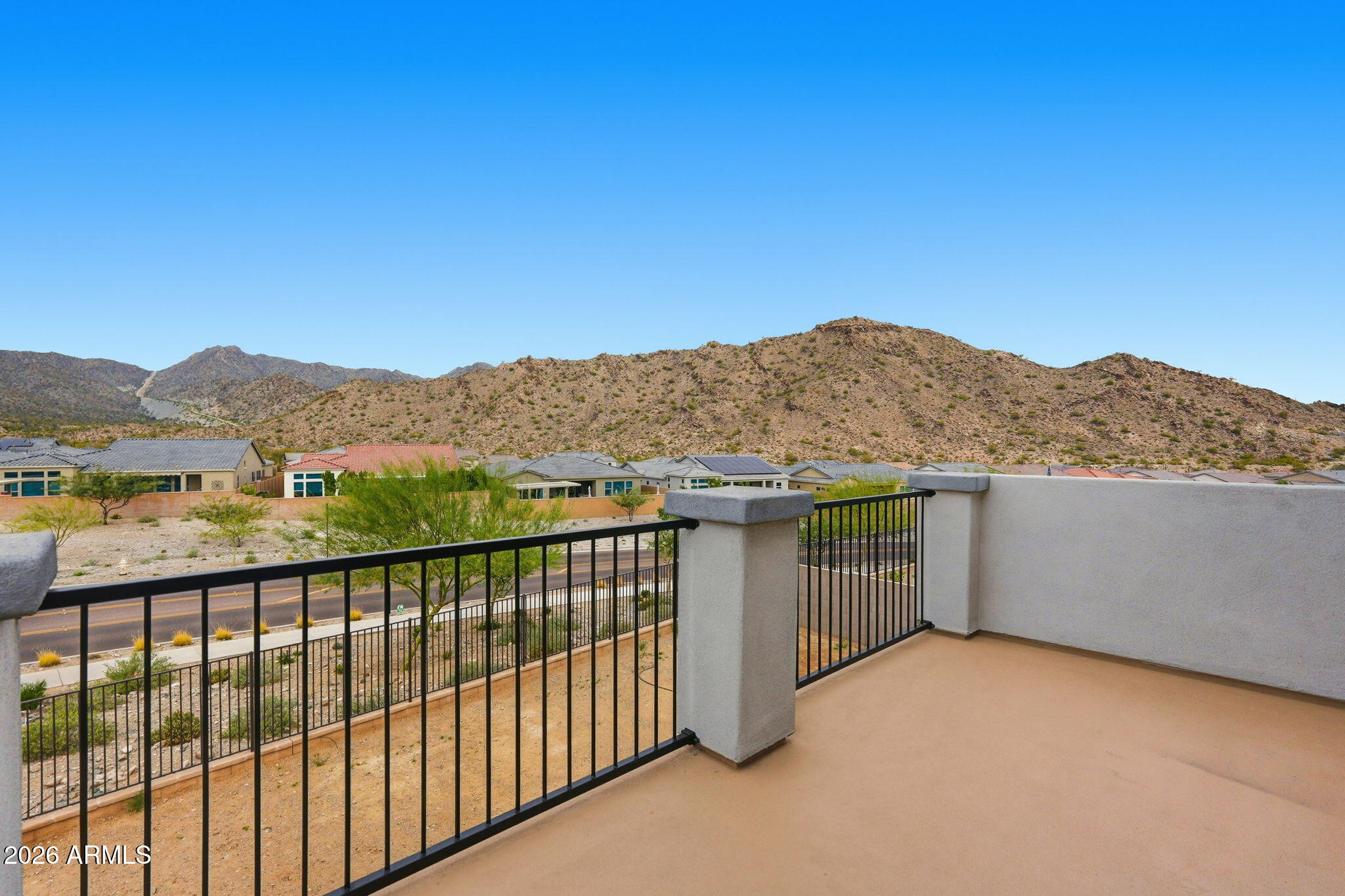 21464 W MEADOWBROOK Avenue