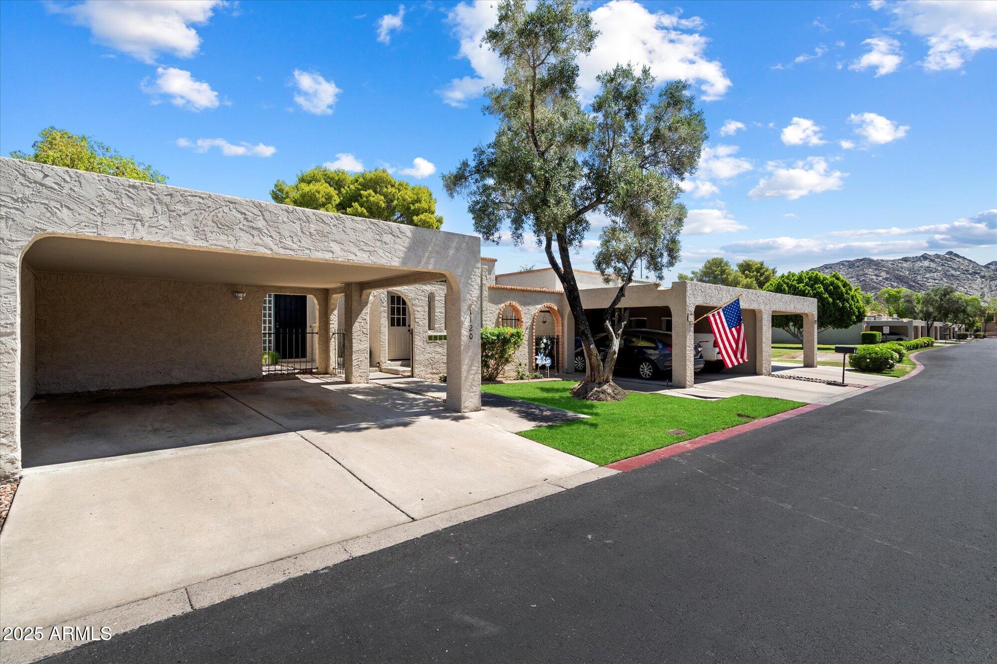 1120 E BERYL Avenue