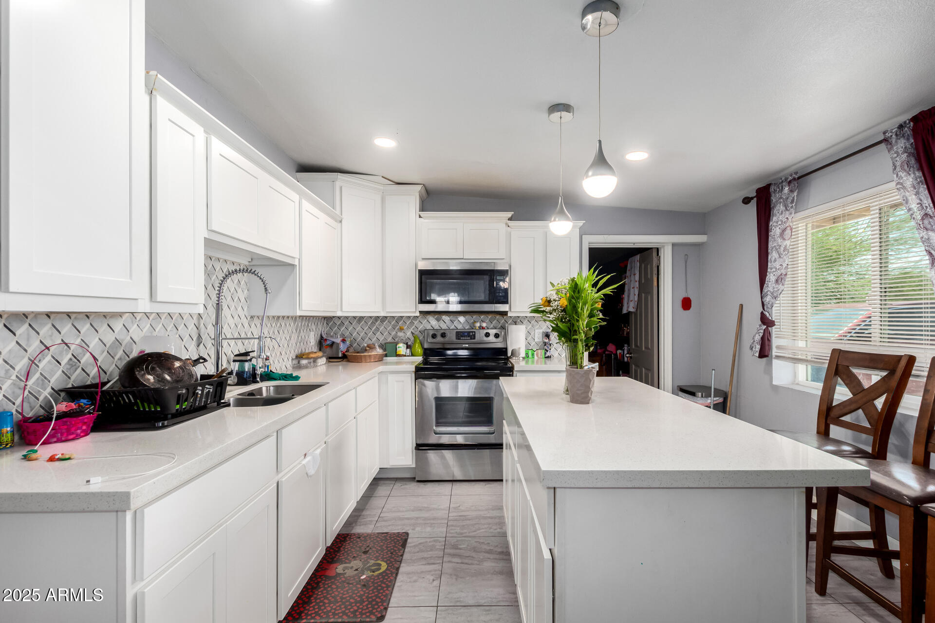 2744 W CAMPBELL Avenue