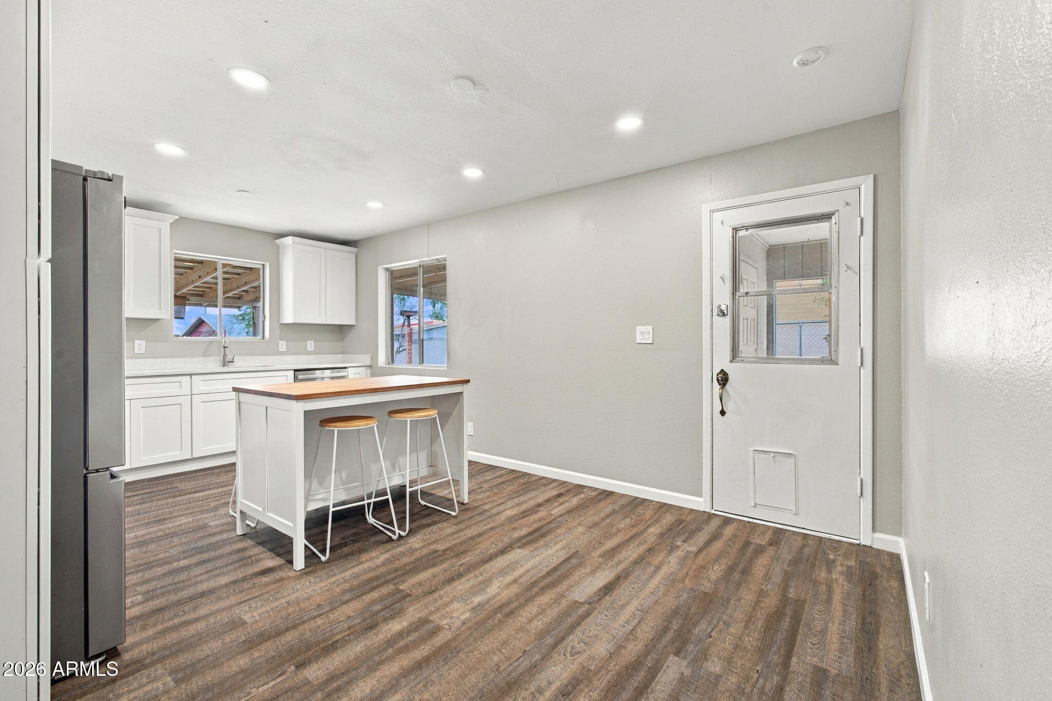 218 W BEAUTIFUL Lane