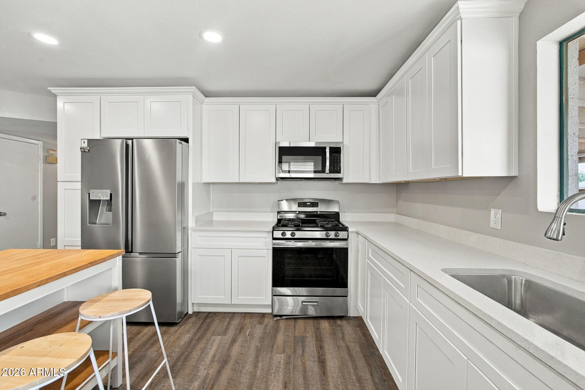 218 W BEAUTIFUL Lane