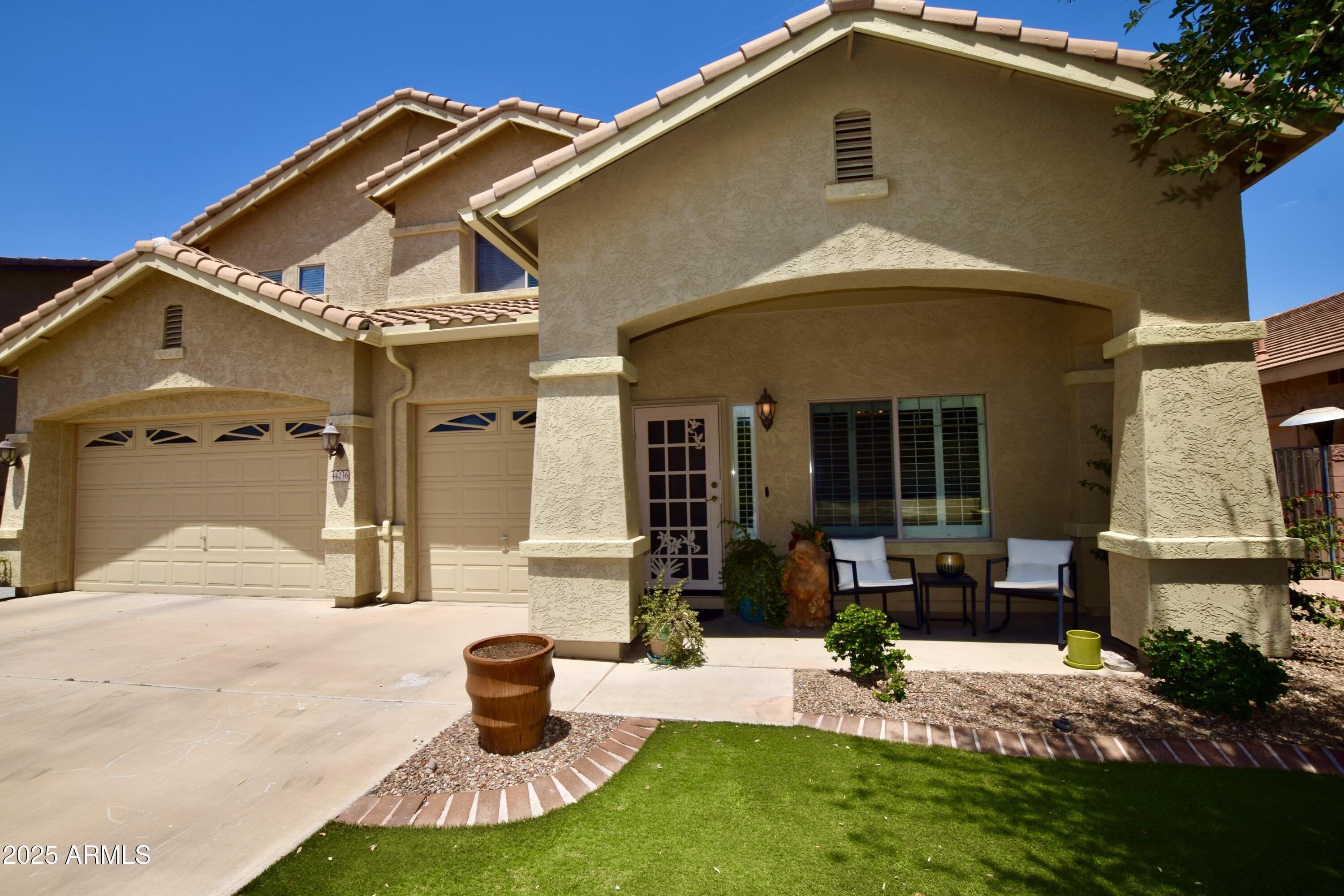 44236 W ADOBE Circle