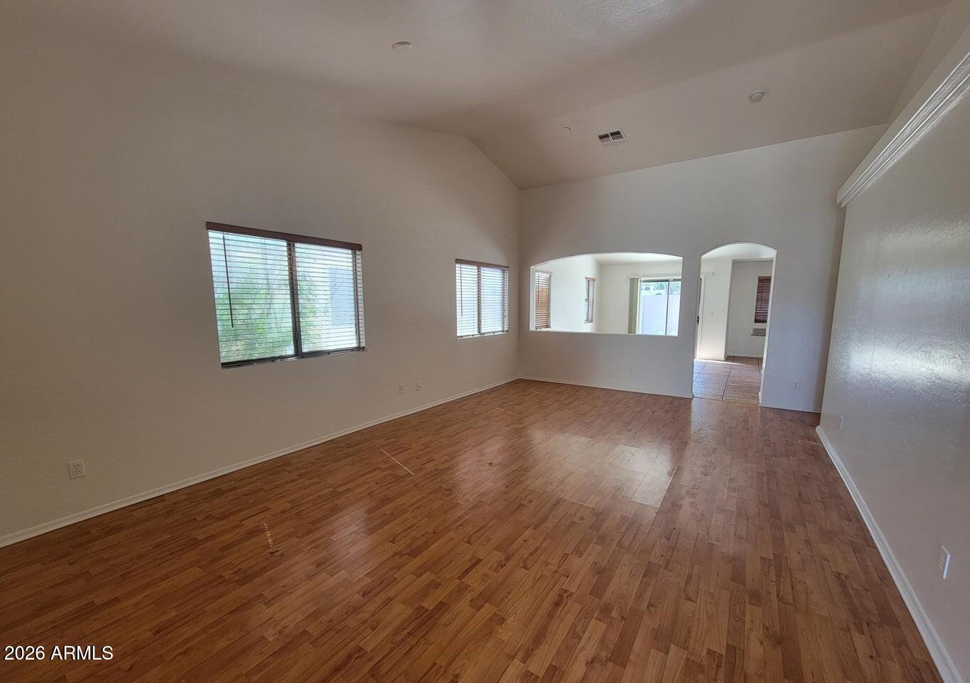 3133 W HUNTINGTON Drive