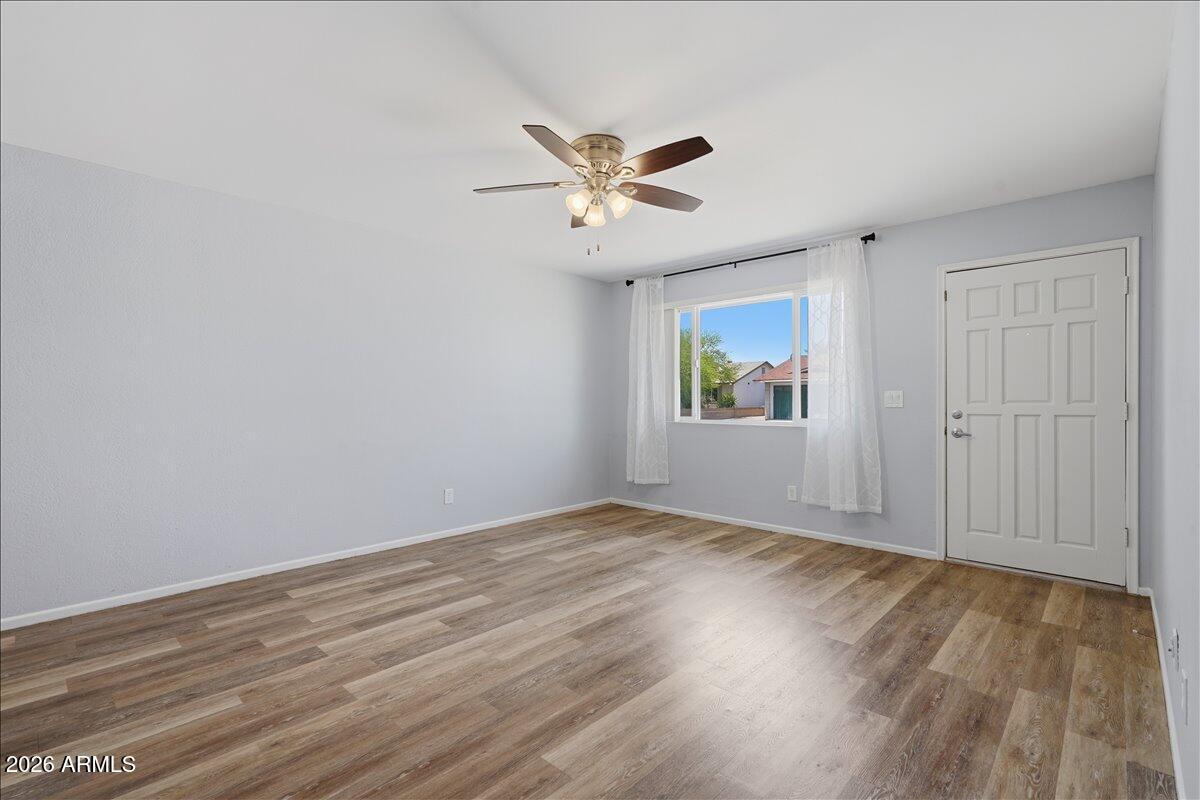 1407 W ROSAL Place