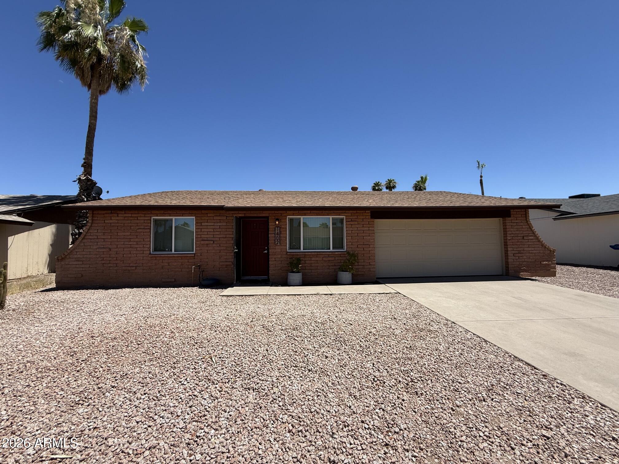1407 W ROSAL Place