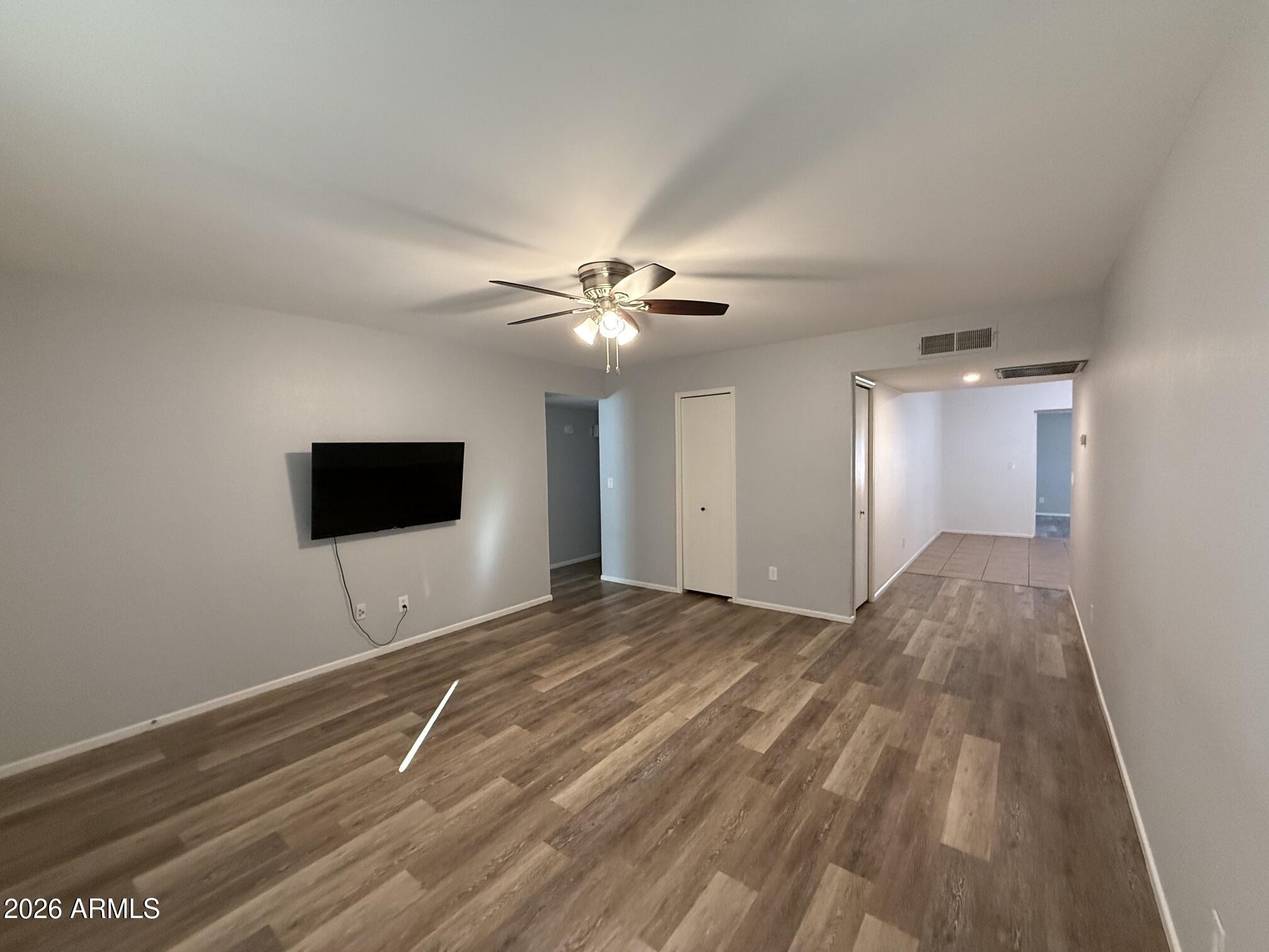1407 W ROSAL Place