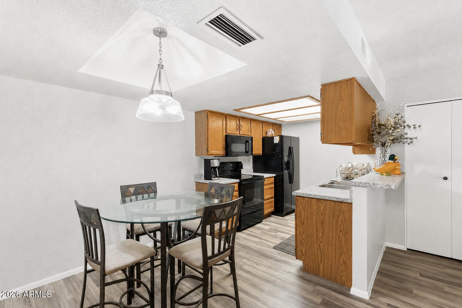 2146 W ISABELLA Avenue 215