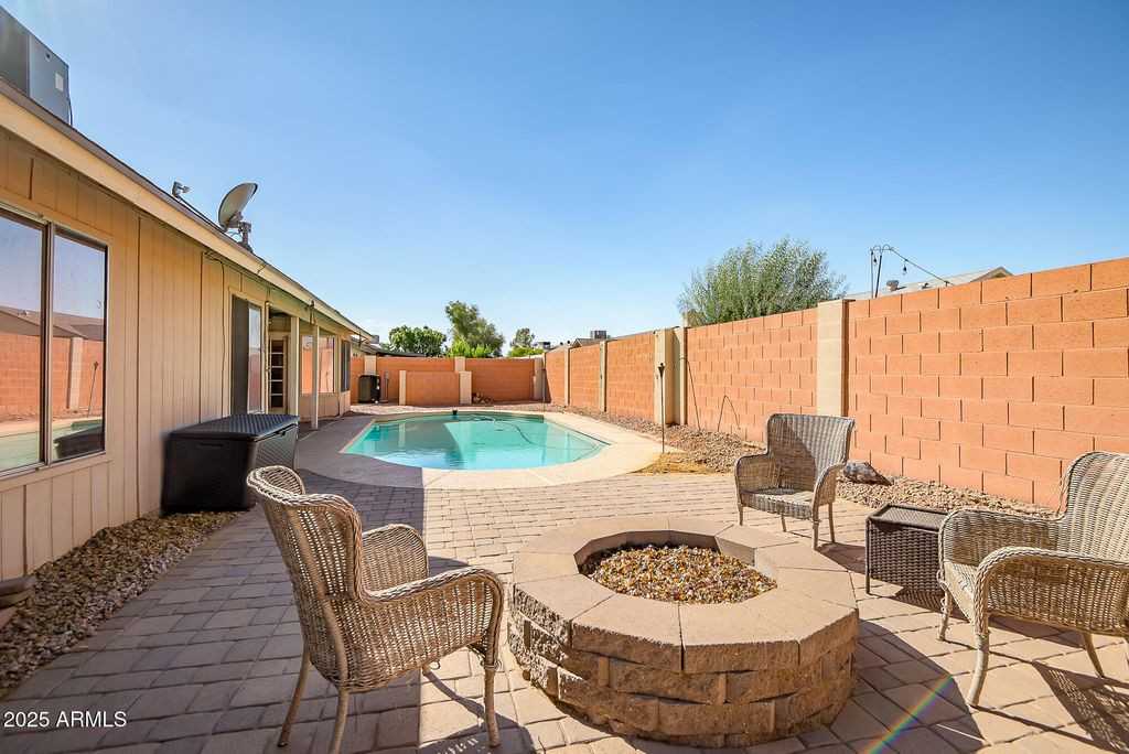 Photo of 8102 W Windrose Drive, Peoria, AZ 85381 (MLS # 6920477)